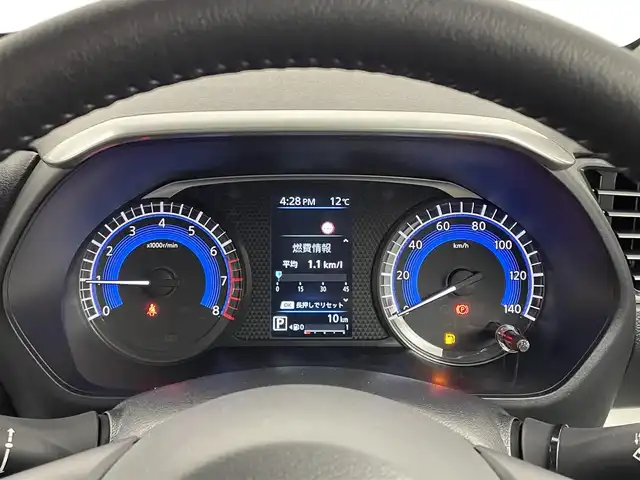 三菱 デリカミニ T プレミアム 埼玉県 2025(令7)年 0.1千km 緑 届出済未使用車　マイパイロット　純正９インチディスプレイオーディオ　マルチアラウンドモニター　レーダークルーズ　デジタルインナーミラー　シートヒーター　ステアリングヒーター　オートハイビーム　ＬＥＤ