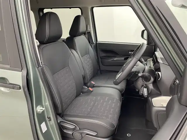 三菱 デリカミニ T プレミアム 埼玉県 2025(令7)年 0.1千km 緑 届出済未使用車　マイパイロット　純正９インチディスプレイオーディオ　マルチアラウンドモニター　レーダークルーズ　デジタルインナーミラー　シートヒーター　ステアリングヒーター　オートハイビーム　ＬＥＤ