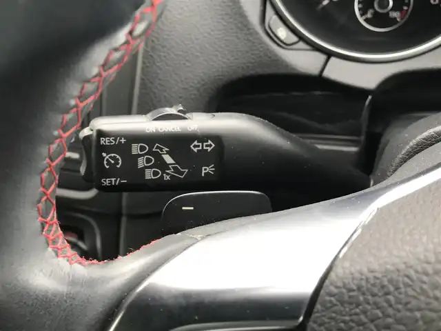 フォルクスワーゲン ゴルフ GTi 富山県 2010(平22)年 6.7万km 白 純正ナビ/Bluetooth/バックカメラ/CD/スタッドレス積込/オートライト/MTモード付/ETC/盗難防止機能/横滑り防止機能/純正フロアマット