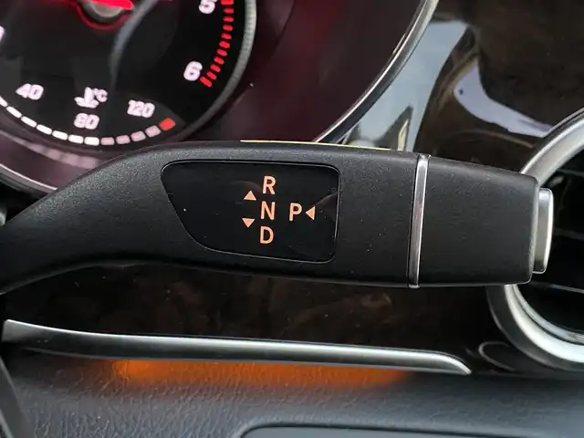 メルセデス・ベンツ Ｖ２２０ d アバンギャルド ロング 福岡県 2019(令1)年 2万km オブシディアンブラックM レーダーセーフティパッケージ/アダプティブクルーズコントロール/アクティブセーフティブレーキ/ブラインドスポットモニター/レーンキープアシスト/黒革　/前席シートヒーター/両側パワースライドドア/ブルメスター　/純正ナビ/フルセグTV/Bluetooth/全方位カメラ　/アンビエントライト　/社外後席モニター　/パワーバックドア　/LEDヘッドライト/オートライト　/ドライブレコーダー/純正19インチアルミホイール/ETC2.0