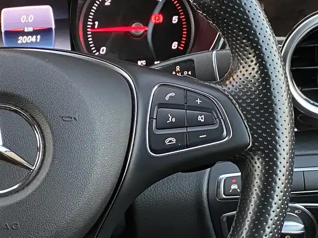 メルセデス・ベンツ Ｖ２２０ d アバンギャルド ロング 福岡県 2019(令1)年 2万km オブシディアンブラックM レーダーセーフティパッケージ/アダプティブクルーズコントロール/アクティブセーフティブレーキ/ブラインドスポットモニター/レーンキープアシスト/黒革　/前席シートヒーター/両側パワースライドドア/ブルメスター　/純正ナビ/フルセグTV/Bluetooth/全方位カメラ　/アンビエントライト　/社外後席モニター　/パワーバックドア　/LEDヘッドライト/オートライト　/ドライブレコーダー/純正19インチアルミホイール/ETC2.0