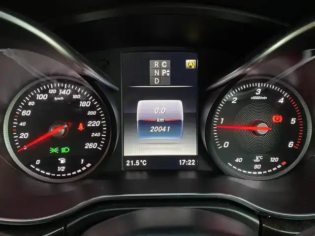 メルセデス・ベンツ Ｖ２２０ d アバンギャルド ロング 福岡県 2019(令1)年 2万km オブシディアンブラックM レーダーセーフティパッケージ/アダプティブクルーズコントロール/アクティブセーフティブレーキ/ブラインドスポットモニター/レーンキープアシスト/黒革　/前席シートヒーター/両側パワースライドドア/ブルメスター　/純正ナビ/フルセグTV/Bluetooth/全方位カメラ　/アンビエントライト　/社外後席モニター　/パワーバックドア　/LEDヘッドライト/オートライト　/ドライブレコーダー/純正19インチアルミホイール/ETC2.0