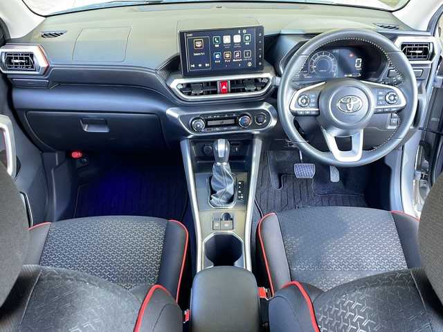 トヨタ ライズ Z 静岡県 2022(令4)年 4.6万km スムースグレーマイカメタリック 純正ディスプレイオーディオ/・フルセグＴＶ/・Bluetooth/・USB/・AM/・FM/主要装備/・衝突軽減/・レーンキープ/・追従クルコン/・コーナーセンサー前後/・全方位カメラ/・ビルトインＥＴＣ/・ドラレコ前後/・ステリモ/・シートヒーターD/N席/・電動パーキングブレーキ/・オートホールド/・純正フロアマット/・純正アルミホイール/・LEDヘッドライト/・オートライト/・オートハイビーム/・フォグランプ