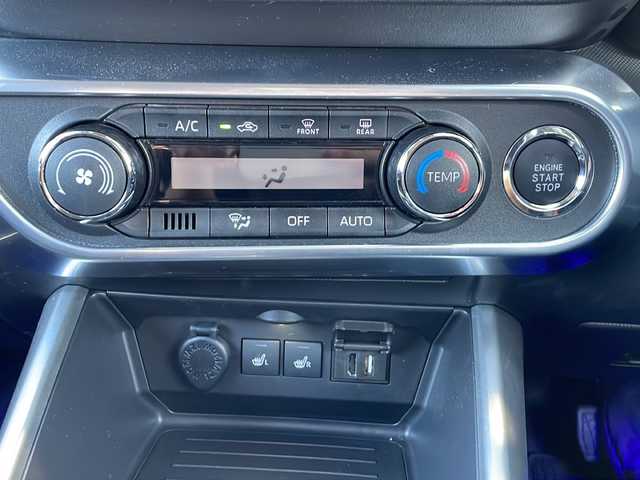 トヨタ ライズ Z 静岡県 2022(令4)年 4.6万km スムースグレーマイカメタリック 純正ディスプレイオーディオ/・フルセグＴＶ/・Bluetooth/・USB/・AM/・FM/主要装備/・衝突軽減/・レーンキープ/・追従クルコン/・コーナーセンサー前後/・全方位カメラ/・ビルトインＥＴＣ/・ドラレコ前後/・ステリモ/・シートヒーターD/N席/・電動パーキングブレーキ/・オートホールド/・純正フロアマット/・純正アルミホイール/・LEDヘッドライト/・オートライト/・オートハイビーム/・フォグランプ