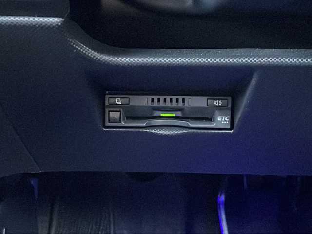 トヨタ ライズ Z 静岡県 2022(令4)年 4.6万km スムースグレーマイカメタリック 純正ディスプレイオーディオ/・フルセグＴＶ/・Bluetooth/・USB/・AM/・FM/主要装備/・衝突軽減/・レーンキープ/・追従クルコン/・コーナーセンサー前後/・全方位カメラ/・ビルトインＥＴＣ/・ドラレコ前後/・ステリモ/・シートヒーターD/N席/・電動パーキングブレーキ/・オートホールド/・純正フロアマット/・純正アルミホイール/・LEDヘッドライト/・オートライト/・オートハイビーム/・フォグランプ