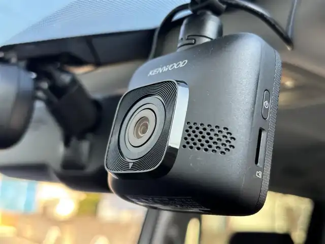 トヨタ ヴォクシー V 茨城県 2014(平26)年 7.5万km シルバーM ワンオーナー/社外9インチナビ(ALPINE)/(FM/AM/CD/DVD/TV/Bluetooth)/バックカメラ/両側パワースライド/クルーズコントロール/ドライブレコーダー(前方)/ビルトインETC/オートライト/スペアキー/保証書/取扱説明書/純正AW/社外AW(LAYCER)付き冬タイヤ車載