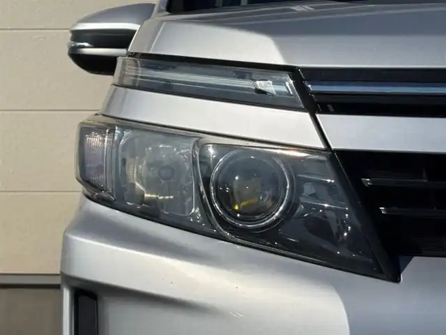 トヨタ ヴォクシー V 茨城県 2014(平26)年 7.5万km シルバーM ワンオーナー/社外9インチナビ(ALPINE)/(FM/AM/CD/DVD/TV/Bluetooth)/バックカメラ/両側パワースライド/クルーズコントロール/ドライブレコーダー(前方)/ビルトインETC/オートライト/スペアキー/保証書/取扱説明書/純正AW/社外AW(LAYCER)付き冬タイヤ車載