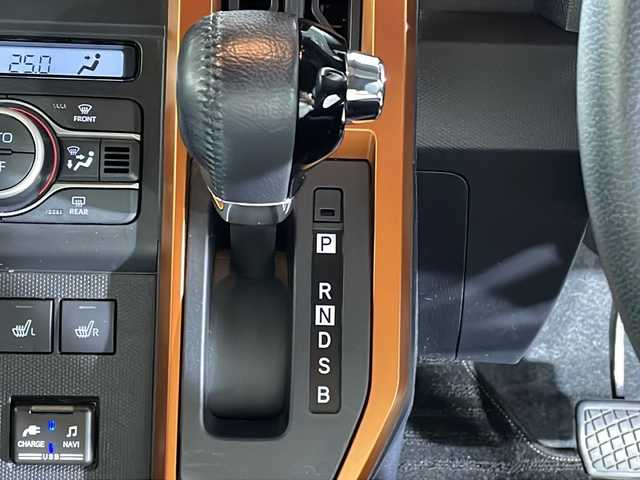 ダイハツ タフト G ターボ 沖縄県 2020(令2)年 4.4万km フォレストカーキメタリック 県外仕入　/禁煙車　/純正７インチナビ/（ＢＴ，フルセグ，ＣＤ／ＤＶＤ，ラジオ，ＵＳＢ）　/パノラマモニター　/レーダークルーズコントロール　/スマートアシスト　/ガラスルーフ　/クリアランスソナー　/ＥＴＣ　/純正ドライブレコーダー/シートヒーター/LEDヘッドライト/純正15インチアルミホイール