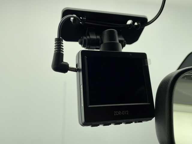 ダイハツ コペン セロ 千葉県 2015(平27)年 3.4万km パールホワイトⅢ プッシュスタート/社外ナビ（ＢＴ／ＣＤ／ＴＶ／ｉＰｏｄ）/社外ドライブレコーダー/ＥＴＣ/シートヒーター/純正ＡＷ/ステアリングリモコン/革ハンドル