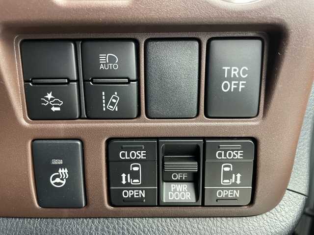 トヨタ エスクァイア ハイブリッド Gi プレミアムパッケージ 岐阜県 2019(平31)年 3.3万km ホワイトパールクリスタルシャイン ALPINＥ９インチナビ/（CD/DVD/SD/Bluetooth/HDMI）/ＡＬＰＩＮＥフリップダウンモニター/両側パワースライドドア/バックカメラ/クルーズコントロール/前席シートヒーター/ステアリングヒーター/ステアリングスイッチ/オートLEDヘッドライト/ハーフレザーシート（茶色）/スマートキー