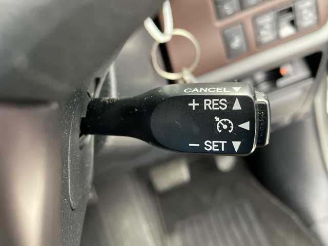 トヨタ エスクァイア ハイブリッド Gi プレミアムパッケージ 岐阜県 2019(平31)年 3.3万km ホワイトパールクリスタルシャイン ALPINＥ９インチナビ/（CD/DVD/SD/Bluetooth/HDMI）/ＡＬＰＩＮＥフリップダウンモニター/両側パワースライドドア/バックカメラ/クルーズコントロール/前席シートヒーター/ステアリングヒーター/ステアリングスイッチ/オートLEDヘッドライト/ハーフレザーシート（茶色）/スマートキー