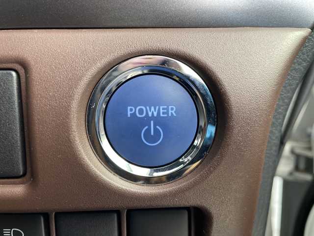 トヨタ エスクァイア ハイブリッド Gi プレミアムパッケージ 岐阜県 2019(平31)年 3.3万km ホワイトパールクリスタルシャイン ALPINＥ９インチナビ/（CD/DVD/SD/Bluetooth/HDMI）/ＡＬＰＩＮＥフリップダウンモニター/両側パワースライドドア/バックカメラ/クルーズコントロール/前席シートヒーター/ステアリングヒーター/ステアリングスイッチ/オートLEDヘッドライト/ハーフレザーシート（茶色）/スマートキー