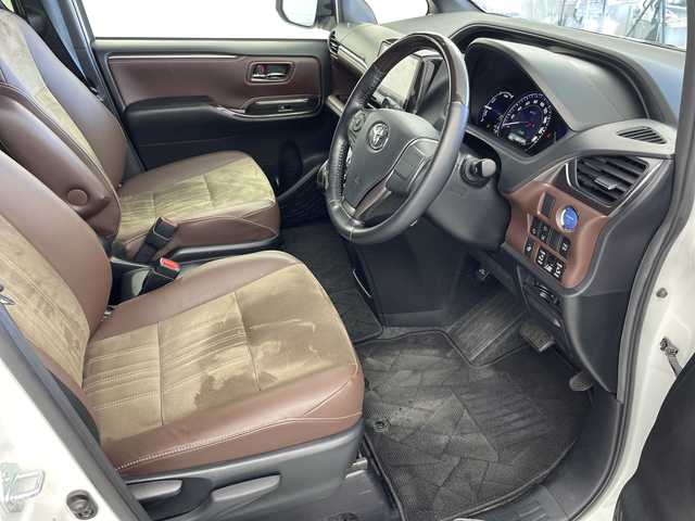 トヨタ エスクァイア ハイブリッド Gi プレミアムパッケージ 岐阜県 2019(平31)年 3.3万km ホワイトパールクリスタルシャイン ALPINＥ９インチナビ/（CD/DVD/SD/Bluetooth/HDMI）/ＡＬＰＩＮＥフリップダウンモニター/両側パワースライドドア/バックカメラ/クルーズコントロール/前席シートヒーター/ステアリングヒーター/ステアリングスイッチ/オートLEDヘッドライト/ハーフレザーシート（茶色）/スマートキー