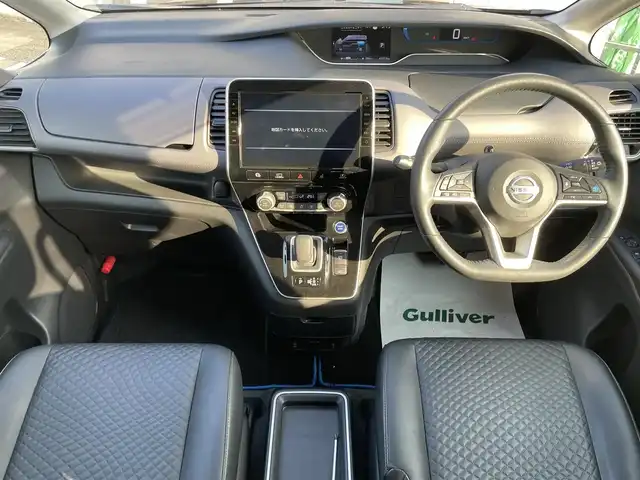 日産 セレナ e－パワー ハイウェイスター V 兵庫県 2019(令1)年 6.8万km ダイヤモンドブラック 純正10インチナビ/プロパイロット/両側パワースライドドア/アラウンドビューモニター/ビルトインETC/ステアリングヒーター/シートヒーター/フリップダウンモニター/純正フロアマット/フルセグTV/パーキングアシスト/CD/DVD/Bluetooth接続/LEDヘッドライト/スイッチスタート/地図SDなし