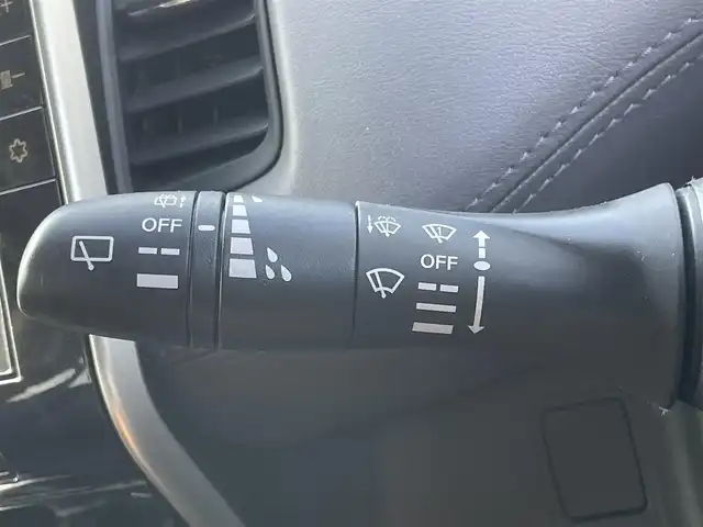 日産 セレナ e－パワー ハイウェイスター V 兵庫県 2019(令1)年 6.8万km ダイヤモンドブラック 純正10インチナビ/プロパイロット/両側パワースライドドア/アラウンドビューモニター/ビルトインETC/ステアリングヒーター/シートヒーター/フリップダウンモニター/純正フロアマット/フルセグTV/パーキングアシスト/CD/DVD/Bluetooth接続/LEDヘッドライト/スイッチスタート/地図SDなし