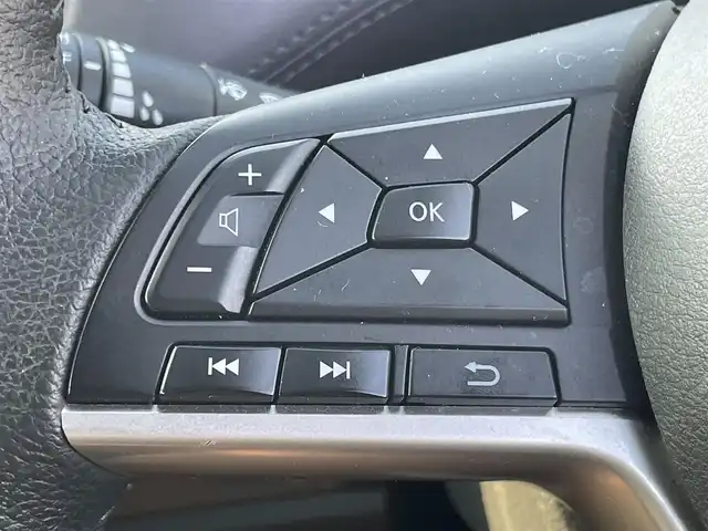 日産 セレナ e－パワー ハイウェイスター V 兵庫県 2019(令1)年 6.8万km ダイヤモンドブラック 純正10インチナビ/プロパイロット/両側パワースライドドア/アラウンドビューモニター/ビルトインETC/ステアリングヒーター/シートヒーター/フリップダウンモニター/純正フロアマット/フルセグTV/パーキングアシスト/CD/DVD/Bluetooth接続/LEDヘッドライト/スイッチスタート/地図SDなし