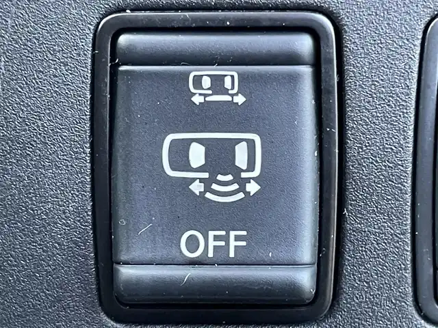 日産 セレナ e－パワー ハイウェイスター V 兵庫県 2019(令1)年 6.8万km ダイヤモンドブラック 純正10インチナビ/プロパイロット/両側パワースライドドア/アラウンドビューモニター/ビルトインETC/ステアリングヒーター/シートヒーター/フリップダウンモニター/純正フロアマット/フルセグTV/パーキングアシスト/CD/DVD/Bluetooth接続/LEDヘッドライト/スイッチスタート/地図SDなし