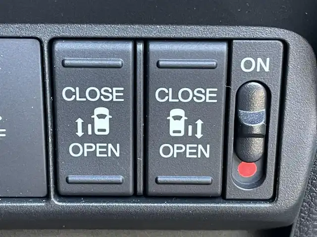 ホンダ フリード ハイブリット e:HEV クロスター 東京都 2024(令6)年 1.5万km 緑 純正メモリナビ＆フルセグ/AppleCarPlay/AndroidAuto/BluetoothAudio/USB/両側パワスラ/ＬＥＤヘッドライト　/ホンダセンシング/衝突軽減ブレーキ/先行車発進お知らせ機能/ブラインドスポットモニター　/アダプティブクルーズコントロール　/路外逸脱抑制機能 /パーキングセンサーシステム　/車線維持支援システム /オートハイビーム  /プッシュエンジンスタート/スマートキー/保証書＆取説