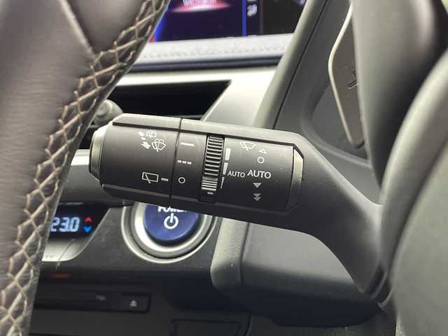 レクサス ＵＸ 250h アーバンエレガンス 千葉県 2021(令3)年 4万km ソニックチタニウム 純正ナビ/・AM/FM/CD/DVD/BT/SD/フルセグTV/レーダークルーズコントロール/レーンキープアシスト/オートハイビーム/ブラインドスポットモニタリングシステム/パワーバックドア/パワーシート＆シートヒーター/ステアリングヒーター/ETC/パドルシフト/オートホールド