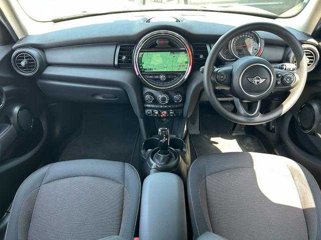 ＭＩＮＩ ミニ ヴィクトリア 埼玉県 2018(平30)年 2.2万km グレー 特別仕様車　/ナビゲーションＰＫＧ　/バックカメラ　/ＬＥＤヘッドライト　/ドライブレコーダー　/ＥＴＣ