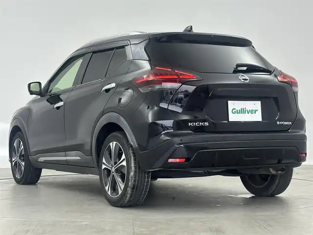 日産 キックス X 愛知県 2021(令3)年 5.9万km ピュアブラック 純正９インチナビ　/（フルセグ／ＢＴ／ＣＤ／ＤＶＤ）　/レーダークルーズコントロール　/全方位モニター/衝突軽減システム　/レーンキープアシスト　/コーナーセンサー　/ハーフレザーシート　/LEDヘッドライト/ドライブレコーダー　/ＥＴＣ　/純正ＡＷ