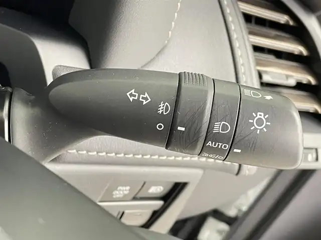トヨタ アルファード Z 千葉県 2024(令6)年 1.3万km プラチナホワイトパールマイカ 禁煙車/両側電動ドア/パワーバックドア/左右独立ムーンルーフ/JBLサウンドシステム/トヨタセーフティセンス/・レーンディパーチャーアラート/・レーンキープアシスト/・ブラインドスポットモニター/・プリクラッシュセーフティ/・プリクラッシュセーフティブレーキ/・クリアランスソナー/・レーダークルーズコントロール/純正14インチディスプレイオーディオ/・コネクティッドナビ付き/・Bluetooth/フルセグTV/・TVキャンセラー/・パノラミックビューモニター/・ビルトインETC2.0/・デジタルインナーミラー/左右独立エアコン/置くだけ充電/スモークフィルム/革巻きステアリング/・ステアリングスイッチ/・ステアリングヒーター/レザーシート/・D席メモリ付き/・DNセカンドパワーシート/・DNセカンドシートヒーター/・DNセカンドエアーシート/・オットマン/電子パーキング/・ブレーキホールド/オートライト/・オートマチックハイビーム/・三眼LEDヘッドライト/・LEDフォグランプ/・シーケンシャルウインカー/純正フロアマット/純正18インチAW