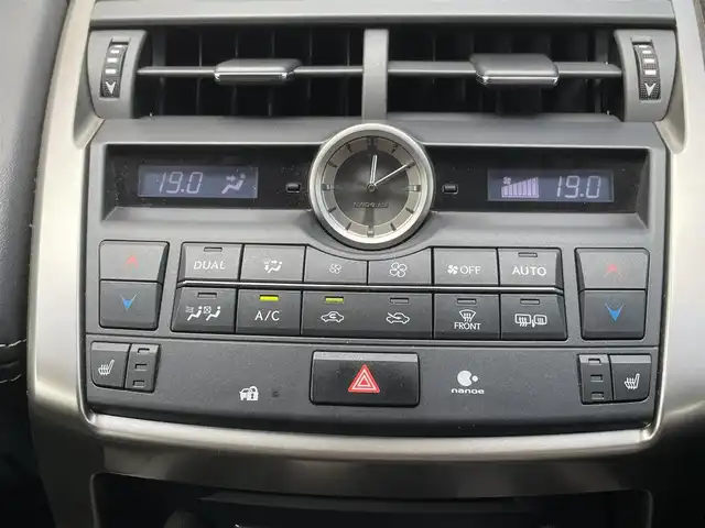 レクサス ＮＸ 200t Iパッケージ 富山県 2016(平28)年 5.6万km ソニッククォーツ 純正ナビ/フルセグＴＶ／Ｂｌｕｅｔｏｏｔｈ/三眼ＬＥＤヘッドライト/ヘッドアップディスプレイ/ステアリングヒーター/パワーバックドア/純正ＡＷ１８インチ/ＥＴＣ/ＢＳＭ/コーナーセンサー/黒革シート/レーンキープアシスト/スマートキー/前後ドライブレコーダー/カードキー/W＋サイドエアバック/カーテンエアバック/保証書／取説有り