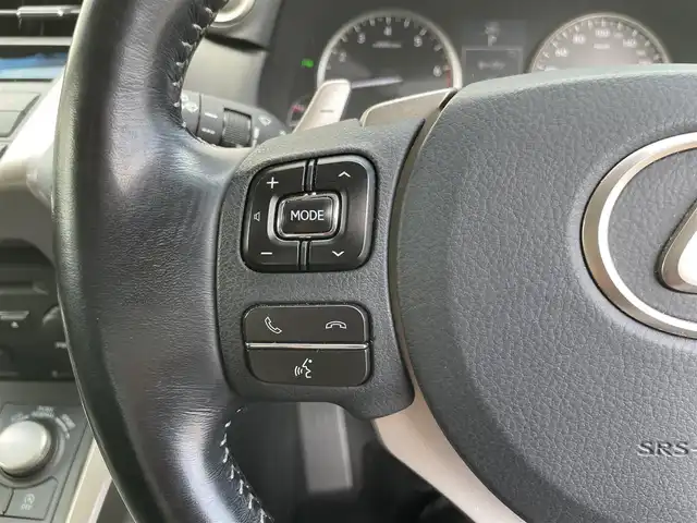 レクサス ＮＸ 200t Iパッケージ 富山県 2016(平28)年 5.6万km ソニッククォーツ 純正ナビ/フルセグＴＶ／Ｂｌｕｅｔｏｏｔｈ/三眼ＬＥＤヘッドライト/ヘッドアップディスプレイ/ステアリングヒーター/パワーバックドア/純正ＡＷ１８インチ/ＥＴＣ/ＢＳＭ/コーナーセンサー/黒革シート/レーンキープアシスト/スマートキー/前後ドライブレコーダー/カードキー/W＋サイドエアバック/カーテンエアバック/保証書／取説有り