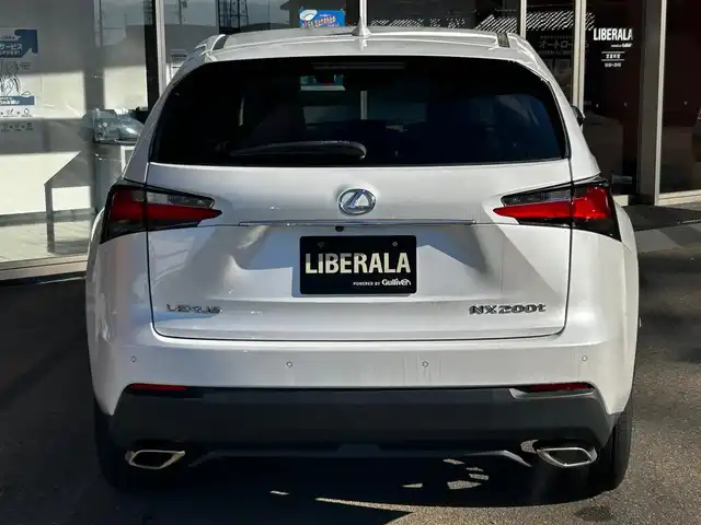 レクサス ＮＸ 200t Iパッケージ 富山県 2016(平28)年 5.6万km ソニッククォーツ 純正SDナビ/フルセグTV/Bluetooth接続/AM/FMラジオ/CD再生/USB接続/ヘッドアップディスプレイ/ステアリングヒーター/D/N席パワーシート/D/N席シートヒーター/パワーバックドア/ETC/ブラインドスポットモニター/コーナーセンサー/純正ＡＷ１８インチ/黒革シート/レーンキープアシスト/スマートキー/前後ドラレコ/W＋サイドエアバック/カーテンエアバック