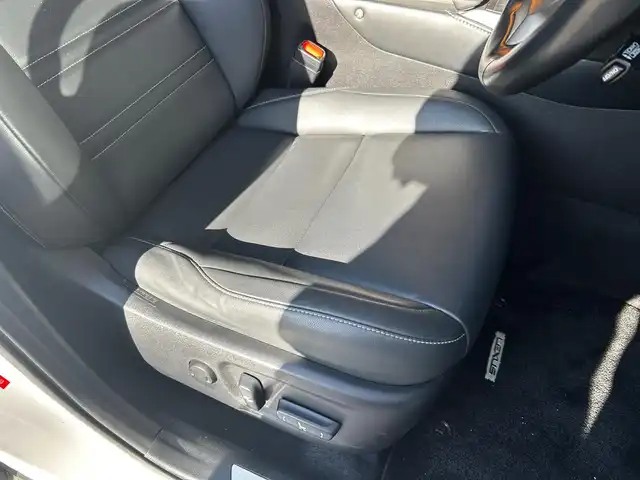 レクサス ＮＸ 200t Iパッケージ 富山県 2016(平28)年 5.6万km ソニッククォーツ 純正SDナビ/フルセグTV/Bluetooth接続/AM/FMラジオ/CD再生/USB接続/ヘッドアップディスプレイ/ステアリングヒーター/D/N席パワーシート/D/N席シートヒーター/パワーバックドア/ETC/ブラインドスポットモニター/コーナーセンサー/純正ＡＷ１８インチ/黒革シート/レーンキープアシスト/スマートキー/前後ドラレコ/W＋サイドエアバック/カーテンエアバック