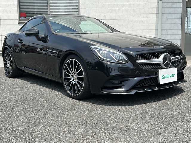 メルセデス・ベンツ ＳＬＣ２００ 埼玉県 2016(平28)年 2.3万km オブシディアンブラック 電動オープン/ブラックレザーシート/ETC/メーカーオプションナビ(Wi-Fi/BT/FM/AM/USB/CD/DVD)/パドルシフト　/エアシート(D/N)/シートヒーター(D/N)　/横滑り防止　/オートライト　/純正フロアマット　/電格ミラー　/アイドリング　/クルコン追従/ガラスルーフ/オーディオ(harman/kardon)
