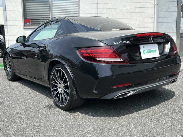 メルセデス・ベンツ ＳＬＣ２００ 埼玉県 2016(平28)年 2.3万km オブシディアンブラック 電動オープン/ブラックレザーシート/ETC/メーカーオプションナビ(Wi-Fi/BT/FM/AM/USB/CD/DVD)/パドルシフト　/エアシート(D/N)/シートヒーター(D/N)　/横滑り防止　/オートライト　/純正フロアマット　/電格ミラー　/アイドリング　/クルコン追従/ガラスルーフ/オーディオ(harman/kardon)