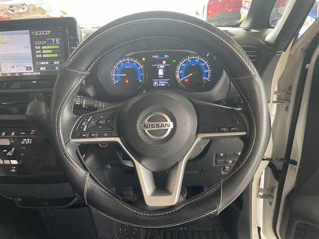 日産 ルークス ハイウェイスター X 愛知県 2020(令2)年 8.1万km ホワイトパール 純正ナビ(MM320D-L)/・FM/AM/Bluetooth/・フルセグ/CD/DVD再生/・アラウンドビューモニター/バックカメラ/エマージェンシーブレーキ/車線逸脱警報/片側パワスラ/ハンズフリースライドドア/ドアバイザー/ドライブレコーダー(DH5-D)/純正フロアマット/ETC/保証書