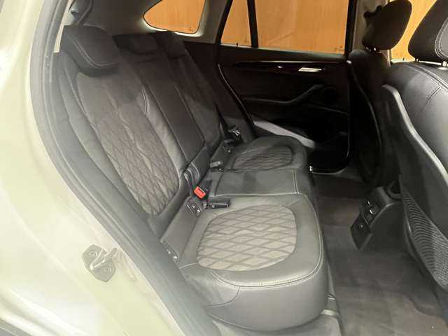 ＢＭＷ Ｘ１ xDrive 18d xライン 千葉県 2018(平30)年 5万km パール ＡＣＣ　/ＨＵＤ　/コンフォートＰＫＧ　/純正ナビ　/バックカメラ　/ハーフレザーシート　/シートヒーター　/ＬＥＤヘッドライト　/オートライト　/電動リアゲート　/ＥＴＣ　/ドライブレコーダー　/純正１８インチＡＷ