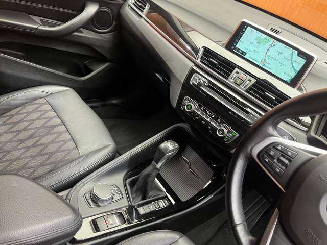 ＢＭＷ Ｘ１ xDrive 18d xライン 千葉県 2018(平30)年 5万km パール ＡＣＣ　/ＨＵＤ　/コンフォートＰＫＧ　/純正ナビ　/バックカメラ　/ハーフレザーシート　/シートヒーター　/ＬＥＤヘッドライト　/オートライト　/電動リアゲート　/ＥＴＣ　/ドライブレコーダー　/純正１８インチＡＷ
