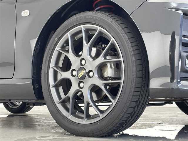 トヨタ コペン GRスポーツ 滋賀県 2023(令5)年 0.4万km ブラックマイカメタリック 禁煙車/純正７インチナビ/【Bluetooth/フルセグ/CD/DVD/iPod】/純正ETC/純正前ドラレコ/バックカメラ/BBS１６AW/衝突軽減ブレーキ/LEDヘッドライト/オートライト/純正MOMOステアリング/パドルシフト/純正RECAROシート/D/N席シートヒーター/プッシュスタート/ステアリングリモコン/スマートキー