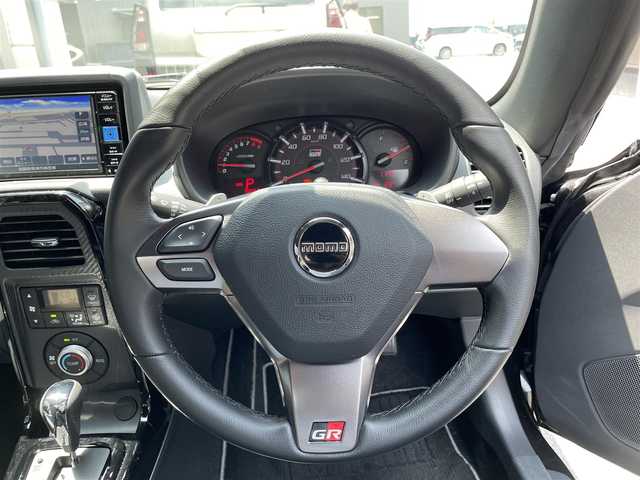 トヨタ コペン GRスポーツ 滋賀県 2023(令5)年 0.4万km ブラックマイカメタリック 禁煙車/純正７インチナビ/【Bluetooth/フルセグ/CD/DVD/iPod】/純正ETC/純正前ドラレコ/バックカメラ/BBS１６AW/衝突軽減ブレーキ/LEDヘッドライト/オートライト/純正MOMOステアリング/パドルシフト/純正RECAROシート/D/N席シートヒーター/プッシュスタート/ステアリングリモコン/スマートキー
