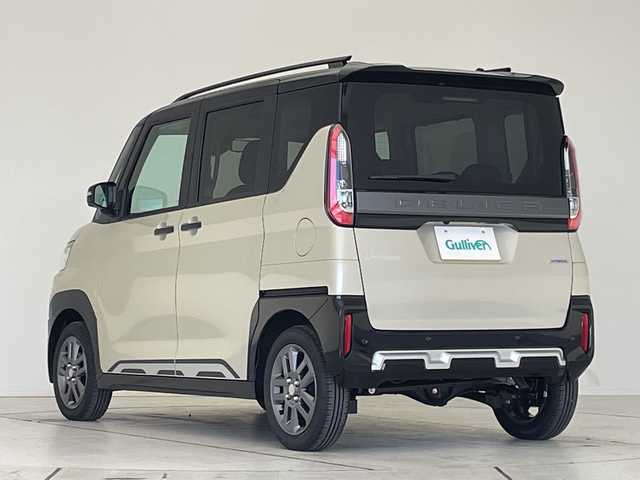 三菱 デリカミニ T プレミアム 愛知県 2025(令7)年 0.1千km アイボリーⅡ 届出済未使用車/純正9型ディズプレイオーディオ　ナビ機能なし/全方位カメラ/両側パワースライドドア/サイドデカール/レーダークルーズコントロール/シートヒーター/バックカメラ/ハンズフリースライドドア/コーナーセンサー/純正アルミホイール/ルーフレール/LEDヘッドライト/パドルシフト/ステアリングヒーター/インテリジェントミラー/ダウンヒルアシストコントロール/衝突軽減システム/Bluetooth/ステアリングスイッチ/スマートキー/プッシュスタート