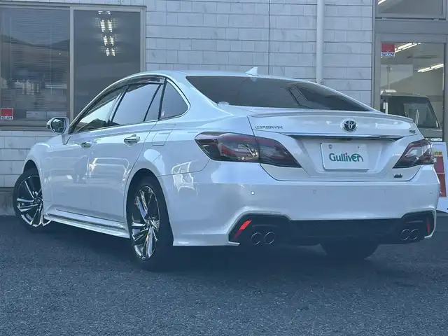 トヨタ クラウン ハイブリッド RS アドバンス 福岡県 2021(令3)年 5.7万km プレシャスホワイトパール ワンオーナー/デジタルインナーミラー/12.3インチ純正コネクテッドナビ/　(AM/FM/CD/DVD/Bluetooth/Miracast/フルセグTV)/パノラミックビューモニター/バック/フロント/サイドカメラ/トヨタセーフティセンス/・プリクラッシュセーフティ/・レーントレーシングアシスト/・オートマッチックハイビーム/・ロードサインアシスト/・レーダークルーズコントロール/・先行車発進告知/ブラインドスポットモニター/クリアランスソナー/リヤクロストラフィックアラート/リヤカメラディテクション/横滑り防止/純正18インチアルミホイール/黒色レザーシート/スーパーキャットレーダー探知機/純正前方ドライブレコーダー【DRD-H68S】/ビルトインETC/ドライブモードセレクト/ブレーキホールド/ヘッドアップディスプレイ/パドルシフト/革巻きステアリング/ステアリングスイッチ/ステアリングヒーター/シートメモリー(D)/パワーシート(D/N)/シートヒーター/ベンチレーション(D/N)/純正フロアマット/USBポート/スペアキー×1、カードキー×1/保証書/取扱説明書/ナビ取扱説明書