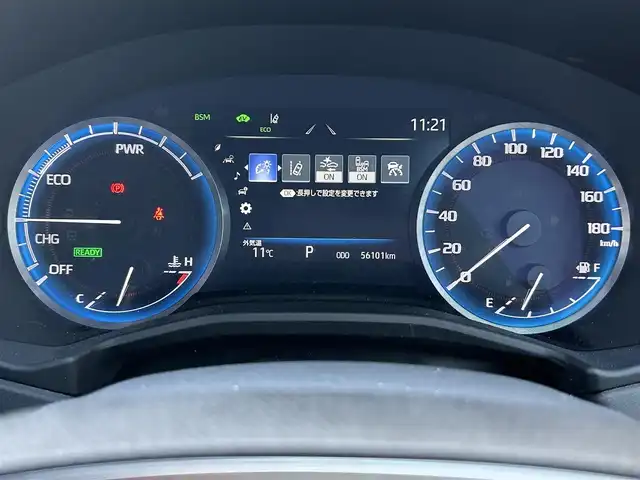 トヨタ クラウン ハイブリッド RS アドバンス 福岡県 2021(令3)年 5.7万km プレシャスホワイトパール ワンオーナー/デジタルインナーミラー/12.3インチ純正コネクテッドナビ/　(AM/FM/CD/DVD/Bluetooth/Miracast/フルセグTV)/パノラミックビューモニター/バック/フロント/サイドカメラ/トヨタセーフティセンス/・プリクラッシュセーフティ/・レーントレーシングアシスト/・オートマッチックハイビーム/・ロードサインアシスト/・レーダークルーズコントロール/・先行車発進告知/ブラインドスポットモニター/クリアランスソナー/リヤクロストラフィックアラート/リヤカメラディテクション/横滑り防止/純正18インチアルミホイール/黒色レザーシート/スーパーキャットレーダー探知機/純正前方ドライブレコーダー【DRD-H68S】/ビルトインETC/ドライブモードセレクト/ブレーキホールド/ヘッドアップディスプレイ/パドルシフト/革巻きステアリング/ステアリングスイッチ/ステアリングヒーター/シートメモリー(D)/パワーシート(D/N)/シートヒーター/ベンチレーション(D/N)/純正フロアマット/USBポート/スペアキー×1、カードキー×1/保証書/取扱説明書/ナビ取扱説明書