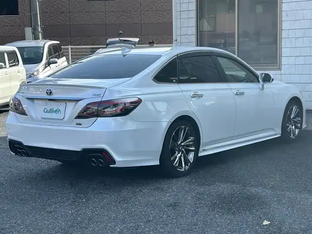 トヨタ クラウン ハイブリッド RS アドバンス 福岡県 2021(令3)年 5.7万km プレシャスホワイトパール ワンオーナー/デジタルインナーミラー/12.3インチ純正コネクテッドナビ/　(AM/FM/CD/DVD/Bluetooth/Miracast/フルセグTV)/パノラミックビューモニター/バック/フロント/サイドカメラ/トヨタセーフティセンス/・プリクラッシュセーフティ/・レーントレーシングアシスト/・オートマッチックハイビーム/・ロードサインアシスト/・レーダークルーズコントロール/・先行車発進告知/ブラインドスポットモニター/クリアランスソナー/リヤクロストラフィックアラート/リヤカメラディテクション/横滑り防止/純正18インチアルミホイール/黒色レザーシート/スーパーキャットレーダー探知機/純正前方ドライブレコーダー【DRD-H68S】/ビルトインETC/ドライブモードセレクト/ブレーキホールド/ヘッドアップディスプレイ/パドルシフト/革巻きステアリング/ステアリングスイッチ/ステアリングヒーター/シートメモリー(D)/パワーシート(D/N)/シートヒーター/ベンチレーション(D/N)/純正フロアマット/USBポート/スペアキー×1、カードキー×1/保証書/取扱説明書/ナビ取扱説明書