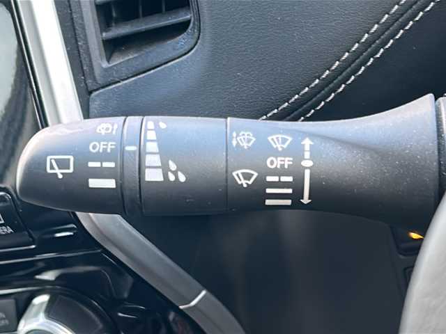 日産 セレナ ハイウェイスターVセレクションⅡ 沖縄県 2019(平31)年 6.8万km インペリアルアンバーP プロパイロット　/エマージェンシーブレーキ　/パーキングアシスト　/フルセグＴＶ　/全方位カメラ　/両側パワースライド　/ＥＴＣ　/インテリジェントルームミラー　/プッシュスタートインテリキー