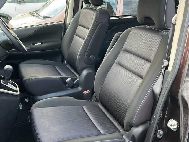 日産 セレナ ハイウェイスターVセレクションⅡ 沖縄県 2019(平31)年 6.8万km インペリアルアンバーP プロパイロット　/エマージェンシーブレーキ　/パーキングアシスト　/フルセグＴＶ　/全方位カメラ　/両側パワースライド　/ＥＴＣ　/インテリジェントルームミラー　/プッシュスタートインテリキー