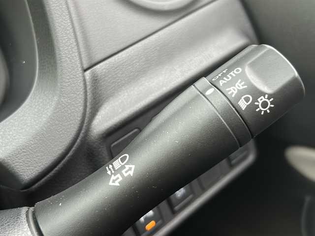 日産 ノート X Vセレクション 兵庫県 2020(令2)年 0.9万km ダークメタルグレー 登録時走行距離8279km/ワンオーナー/純正ナビ/フルセグTV/Bluetooth/インテリジェントエマージェンシーブレーキ/VDC/車線逸脱警報/踏み間違い衝突防止アシスト/フロント、バックソナー/LEDヘッドランプ/オートライト/ETC/純正フロアマット/保証書/取説/スペアキー1本