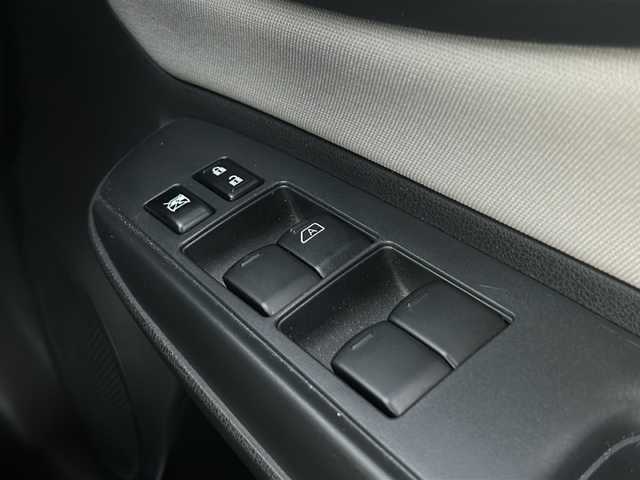 日産 ノート X Vセレクション 兵庫県 2020(令2)年 0.9万km ダークメタルグレー 登録時走行距離8279km/ワンオーナー/純正ナビ/フルセグTV/Bluetooth/インテリジェントエマージェンシーブレーキ/VDC/車線逸脱警報/踏み間違い衝突防止アシスト/フロント、バックソナー/LEDヘッドランプ/オートライト/ETC/純正フロアマット/保証書/取説/スペアキー1本