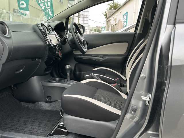 日産 ノート X Vセレクション 兵庫県 2020(令2)年 0.9万km ダークメタルグレー 登録時走行距離8279km/ワンオーナー/純正ナビ/フルセグTV/Bluetooth/インテリジェントエマージェンシーブレーキ/VDC/車線逸脱警報/踏み間違い衝突防止アシスト/フロント、バックソナー/LEDヘッドランプ/オートライト/ETC/純正フロアマット/保証書/取説/スペアキー1本