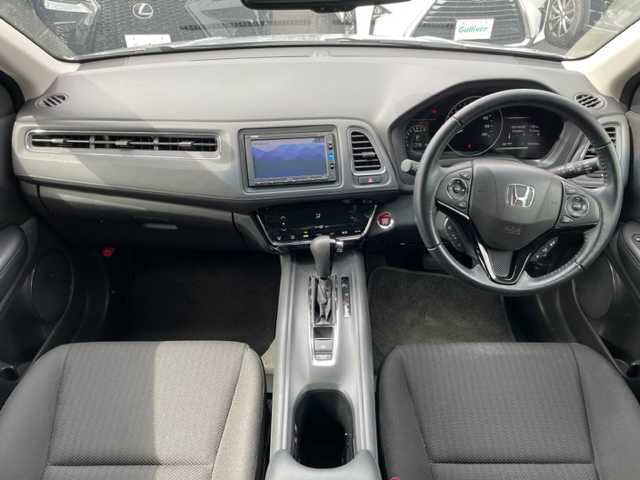 ホンダ ヴェゼル X ホンダセンシング 茨城県 2017(平29)年 4.4万km ルナシルバーM 純正ナビ /-BT/AM/FM/CD/TV/ETC /バックカメラ /クルーズコントロール /LEDヘッドライト /オートライト/純正フロアマット /純正アルミホイール /スペアキー /レーンキープアシスト /衝突軽減システム /アイドリングストップ