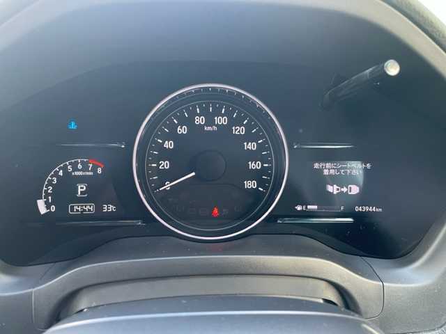 ホンダ ヴェゼル X ホンダセンシング 茨城県 2017(平29)年 4.4万km ルナシルバーM 純正ナビ /-BT/AM/FM/CD/TV/ETC /バックカメラ /クルーズコントロール /LEDヘッドライト /オートライト/純正フロアマット /純正アルミホイール /スペアキー /レーンキープアシスト /衝突軽減システム /アイドリングストップ