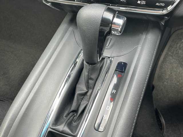 ホンダ ヴェゼル X ホンダセンシング 茨城県 2017(平29)年 4.4万km ルナシルバーM 純正ナビ /-BT/AM/FM/CD/TV/ETC /バックカメラ /クルーズコントロール /LEDヘッドライト /オートライト/純正フロアマット /純正アルミホイール /スペアキー /レーンキープアシスト /衝突軽減システム /アイドリングストップ