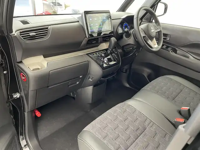 三菱 デリカミニ T プレミアム 滋賀県 2025(令7)年 0.1千km アメジストブラック 届出済み未使用車/純正9インチディスプレイオーディオ/【Bluetooth/Apple CarPlay/Android Auto】/両側パワースライドドア/ハーフレザーシート/全方位カメラ/MI-PILOT/クリアランスソナー/レーンキープアシスト/LEDヘッドライト/オートマチックハイビーム/衝突軽減ブレーキ/D/Nシートヒーター/ステアリングヒーター/ヒルディセントコントロール/デジタルインナーミラー/電動パーキングブレーキ/オートブレーキホールド/パドルシフト/後席ロールサンシェード/プッシュスタート/スマートキー/ステアリングリモコン